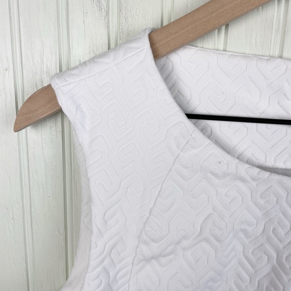 J. McLaughlin White Textured Geometric Stretch Tank Top Women's Size XL Preppy - Picture 3 of 7